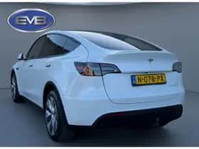Tesla Model Y (2021) thumbnail 3