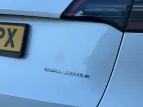 Tesla Model Y (2021) thumbnail 21