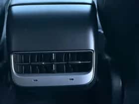Tesla Model Y (2021) thumbnail 26