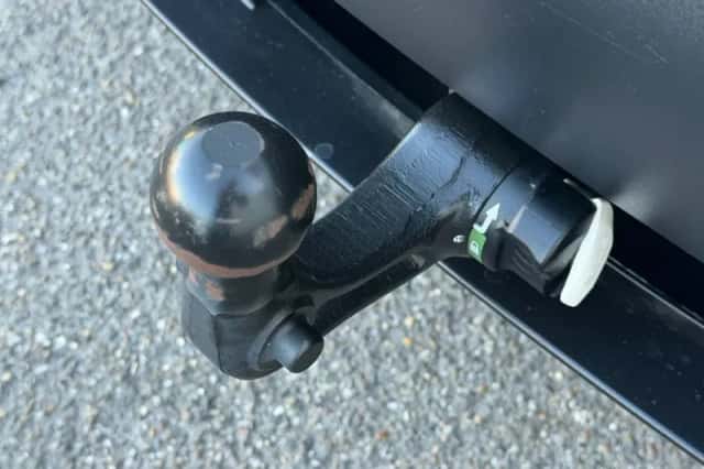 Tesla Model Y (2021) thumbnail 6