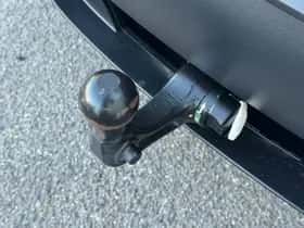Tesla Model Y (2021) thumbnail 6