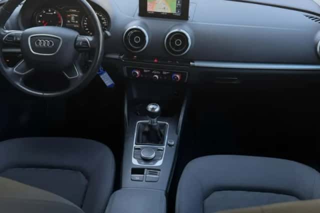 Audi A3 (2016) thumbnail 2