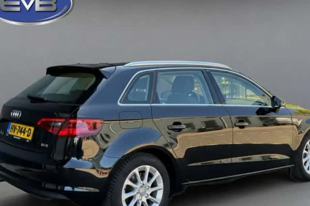 Audi A3 (2016) thumbnail 3