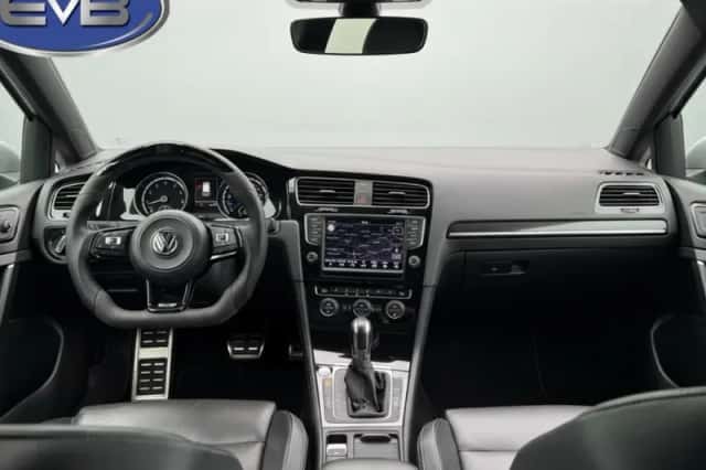 Volkswagen Golf (2014) thumbnail 2