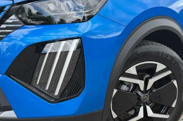 Peugeot 2008 (2008) thumbnail 5