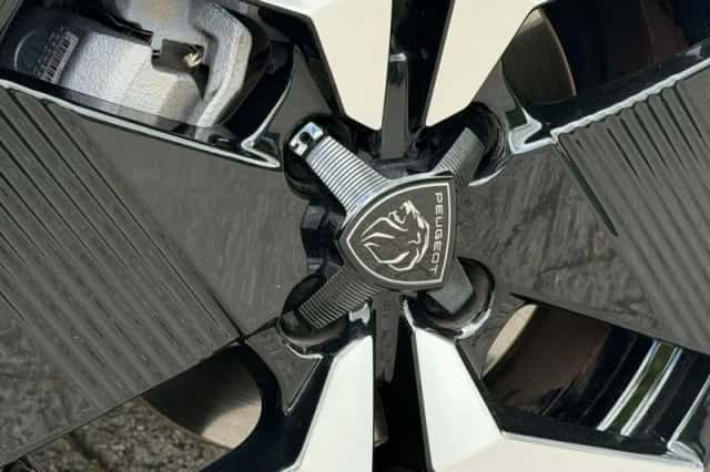 Peugeot 2008 (2008) thumbnail 6