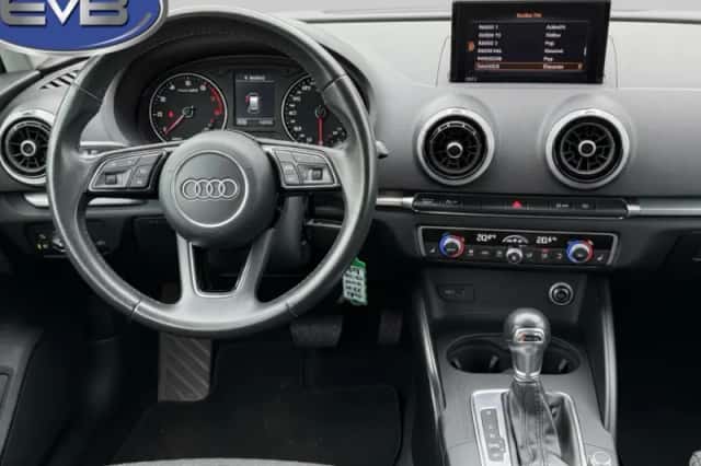 Audi A3 (2018) thumbnail 2