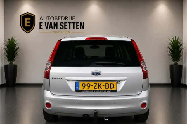 Ford Fiesta (2008) thumbnail 3