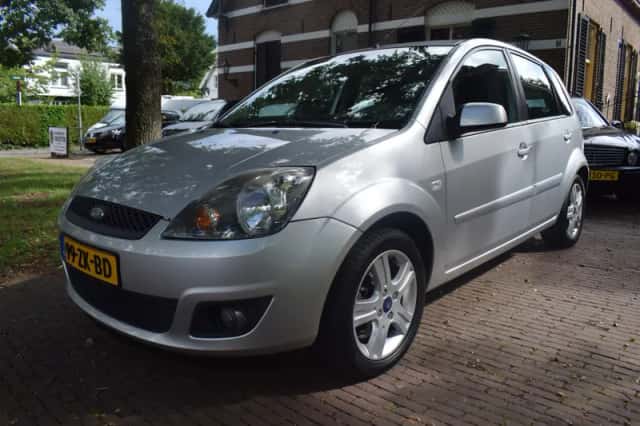 Ford Fiesta (2008) thumbnail 6