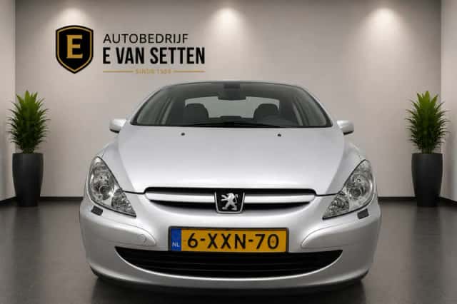 Peugeot 307 CC (2003) thumbnail 2