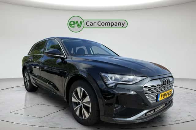 Audi Q8 e-tron (2023) thumbnail 2