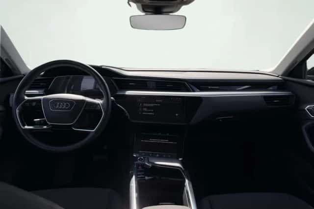 Audi Q8 e-tron (2023) thumbnail 6