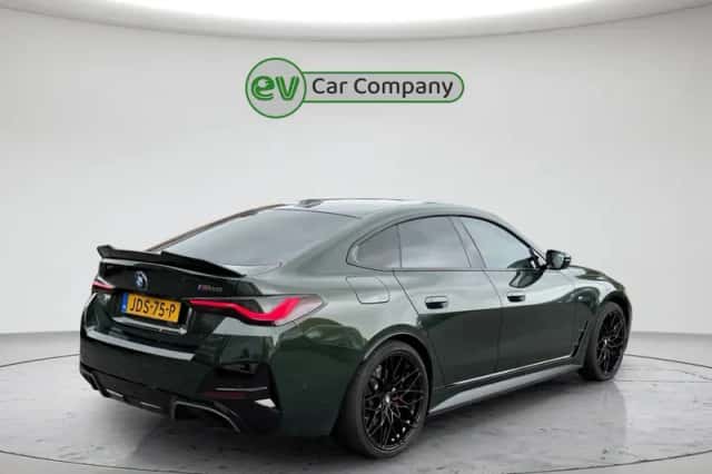 BMW i4 (2022) thumbnail 3