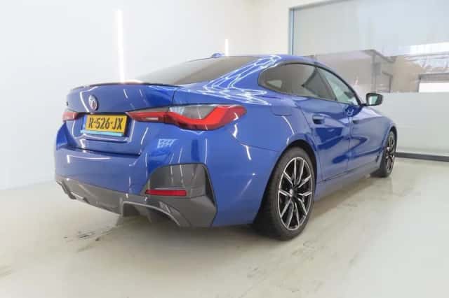 BMW i4 (2022) thumbnail 4