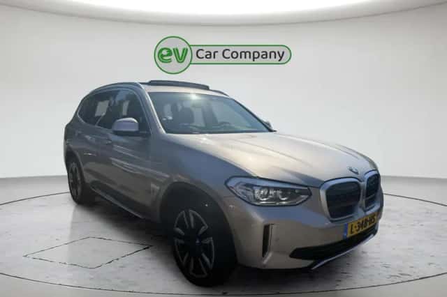 BMW iX3 (2021) thumbnail 2