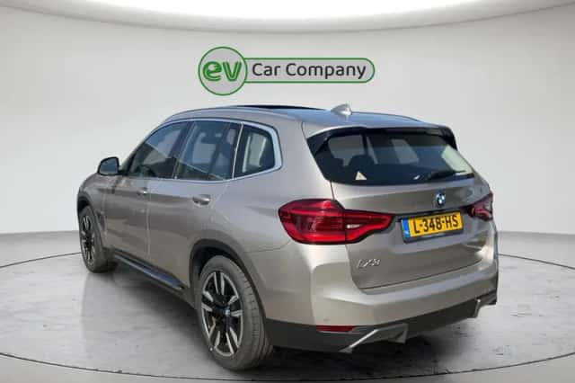 BMW iX3 (2021) thumbnail 4
