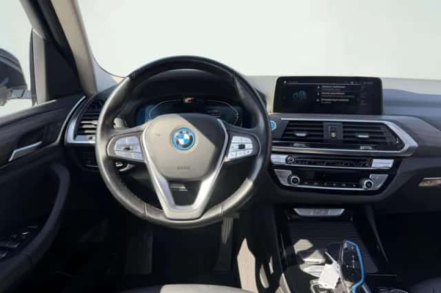 BMW iX3 (2021) thumbnail 6