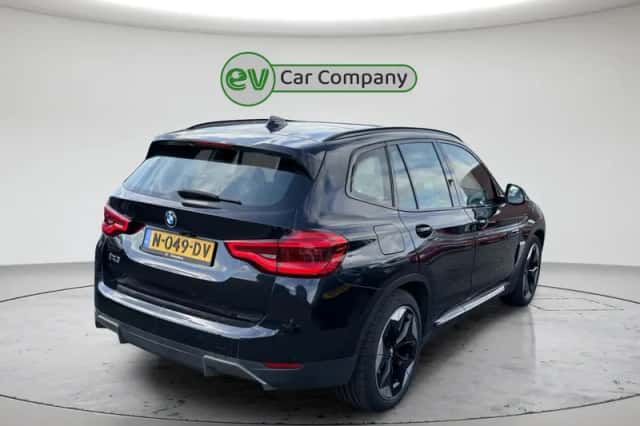 BMW iX3 (2021) thumbnail 3