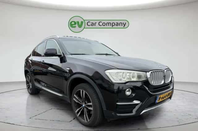 BMW X4 (2015) thumbnail 2