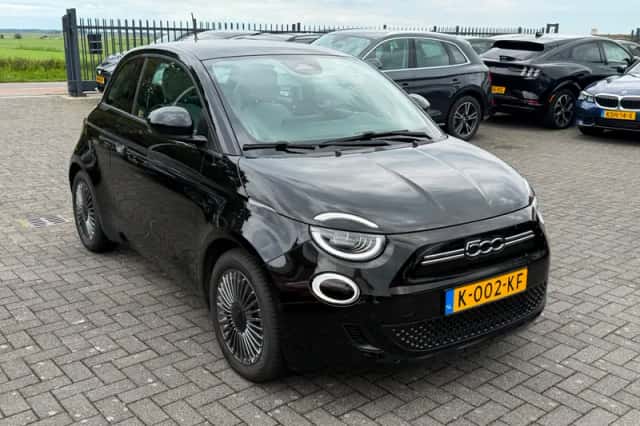 Fiat 500 (2020) thumbnail 3
