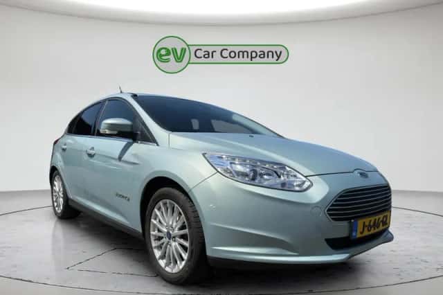 Ford Focus (2013) thumbnail 2