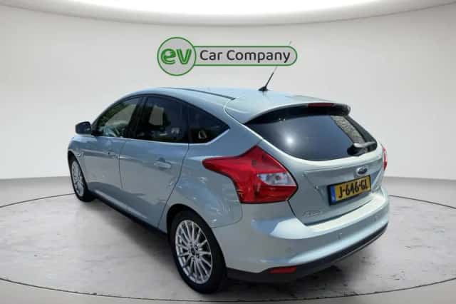 Ford Focus (2013) thumbnail 3