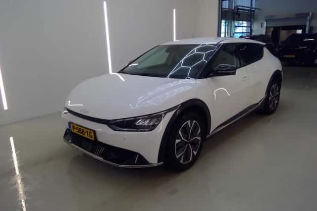 Kia EV6 (2022) thumbnail 2