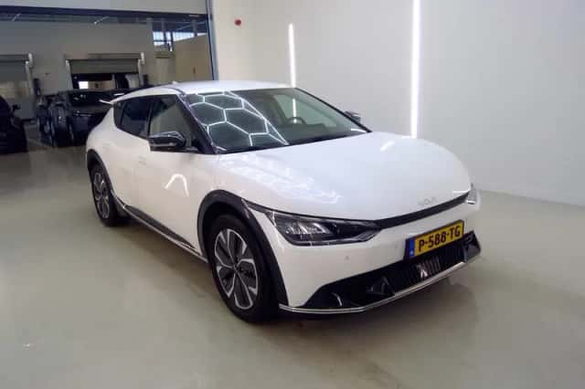 Kia EV6 (2022) thumbnail 3