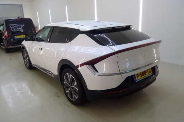 Kia EV6 (2022) thumbnail 5