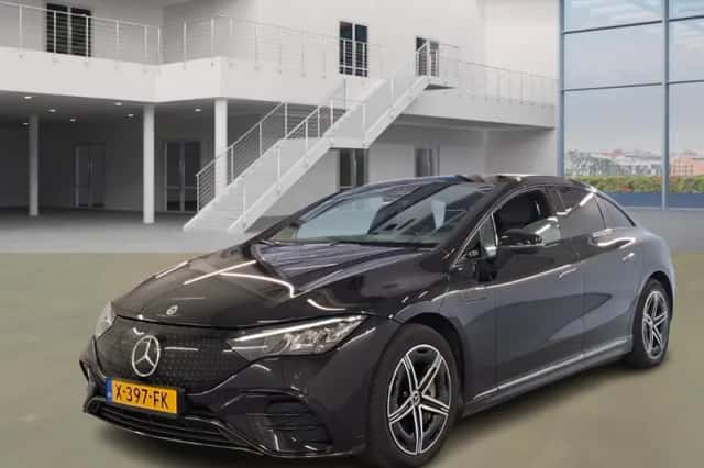 Mercedes-Benz EQE (2023) thumbnail 2