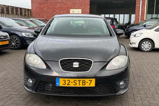 SEAT Leon (2011) thumbnail 3