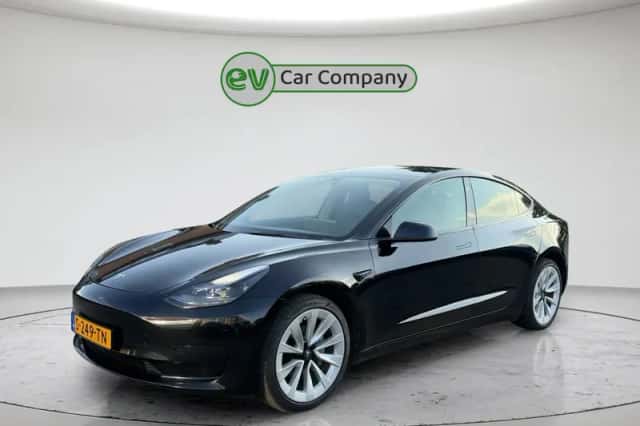 Tesla Model 3 (2023) thumbnail 1