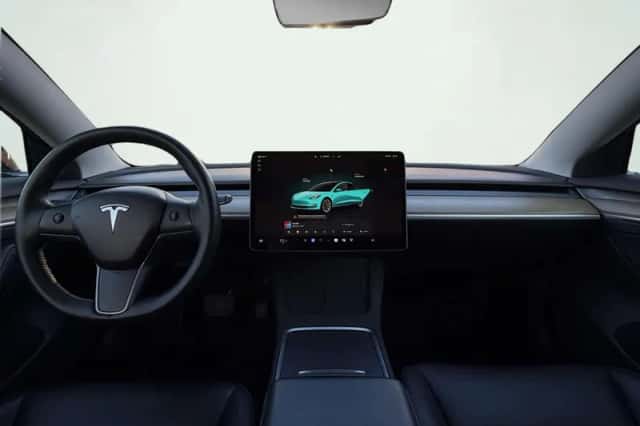 Tesla Model 3 (2023) thumbnail 6