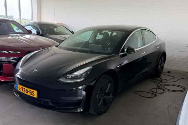 Tesla Model 3 (2019) thumbnail 2