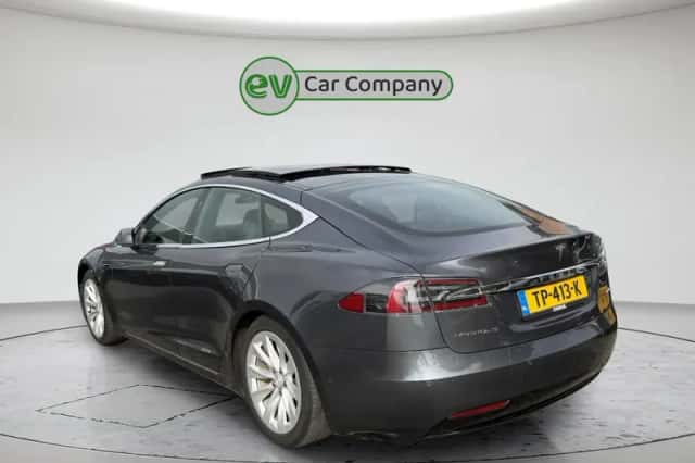Tesla Model S (2018) thumbnail 4