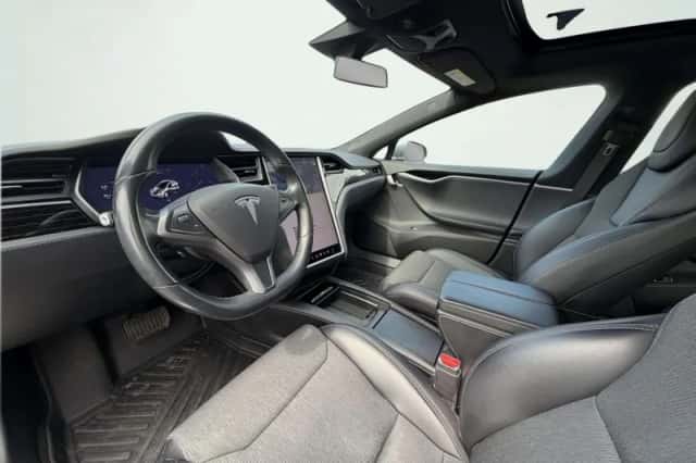 Tesla Model S (2018) thumbnail 5