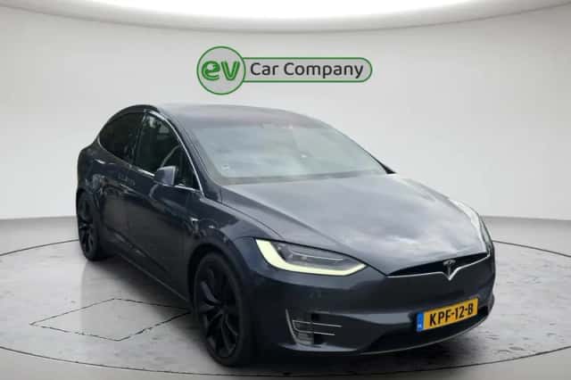 Tesla Model X (2020) thumbnail 2