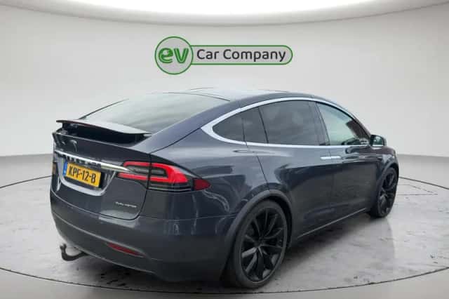 Tesla Model X (2020) thumbnail 3