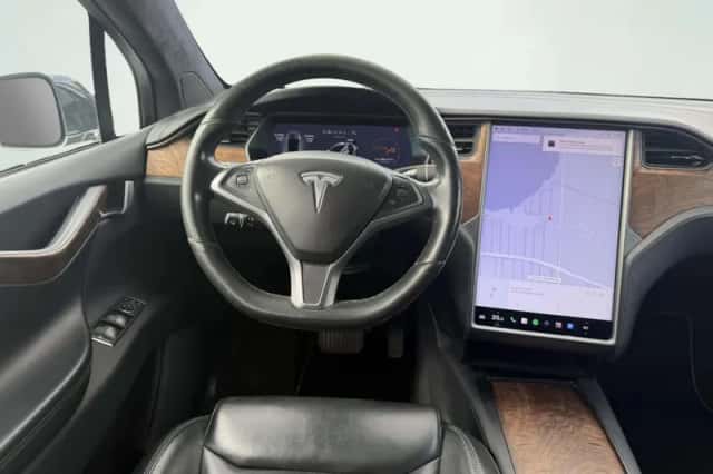 Tesla Model X (2020) thumbnail 6