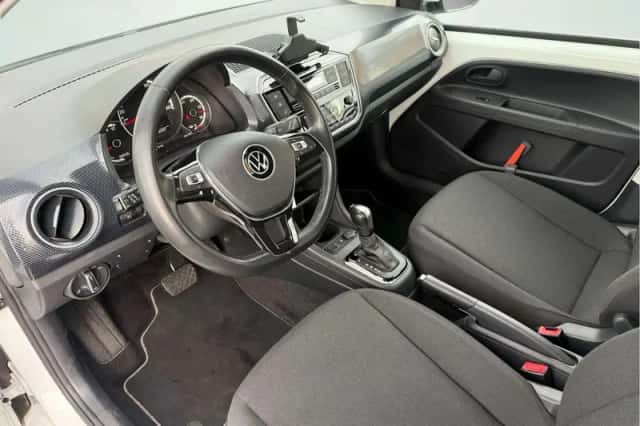 Volkswagen E-Up! (2020) thumbnail 5