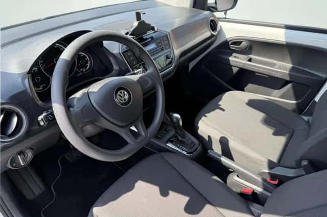 Volkswagen E-Up! (2019) thumbnail 5