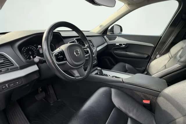 Volvo XC90 (2020) thumbnail 5