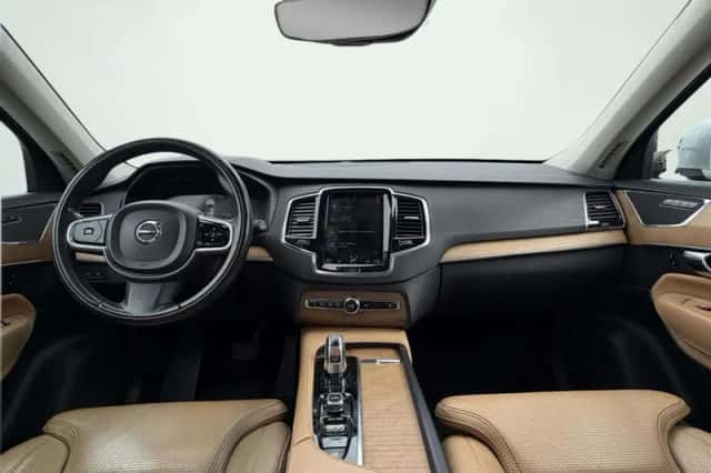 Volvo XC90 (2015) thumbnail 6