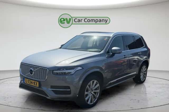 Volvo XC90 (2016) thumbnail 1