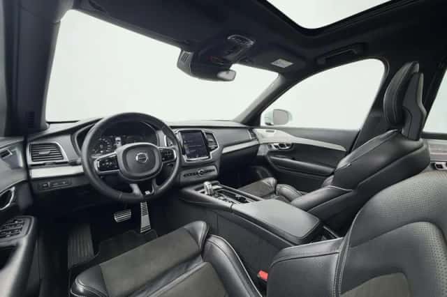 Volvo XC90 (2015) thumbnail 5