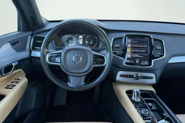 Volvo XC90 (2016) thumbnail 6
