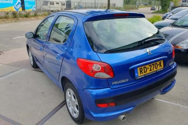 Peugeot 206+ (2012) thumbnail 3