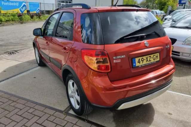 Suzuki SX4 (2007) thumbnail 3