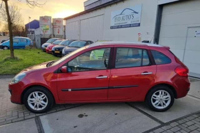 Renault Clio (2008) thumbnail 2