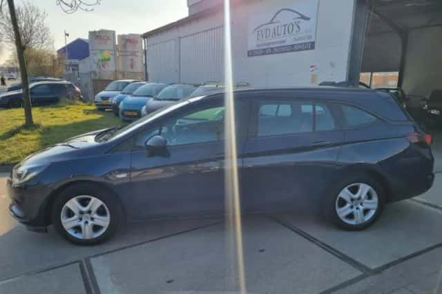 Opel Astra (2017) thumbnail 2